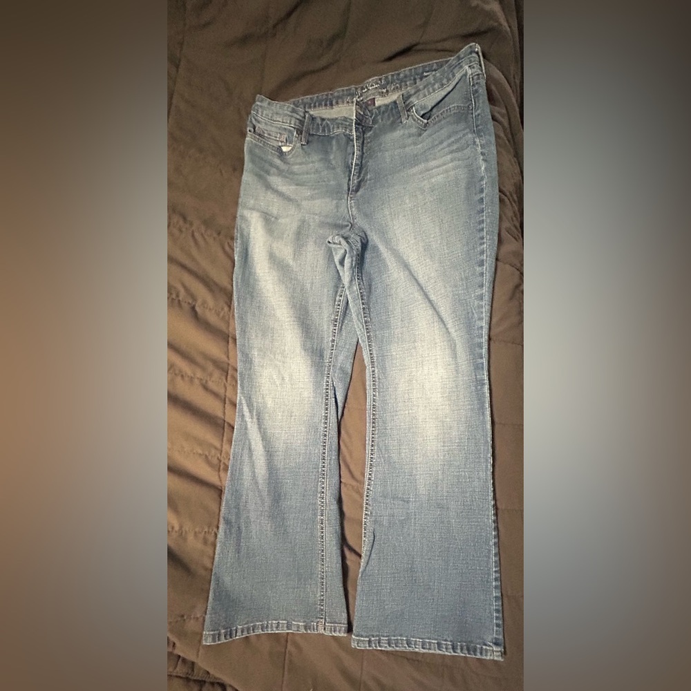 Gloria Vanderbilt flare leg jeans